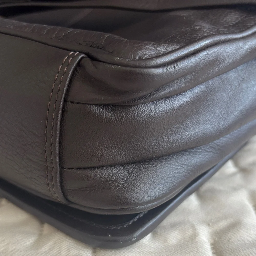 ILI New York Toronto Dark Brown Genuine Leather Messenger Bag